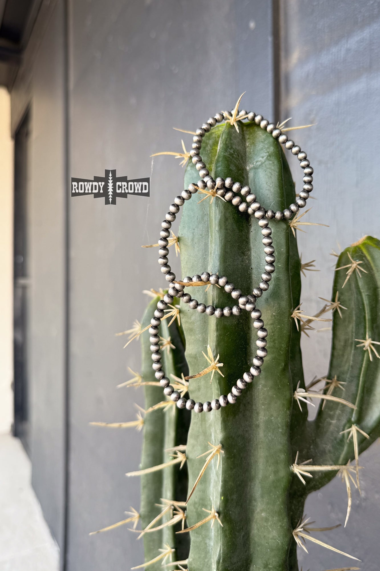 Rancho Pearl Western Stretch Bracelet with silver-tone beaded design